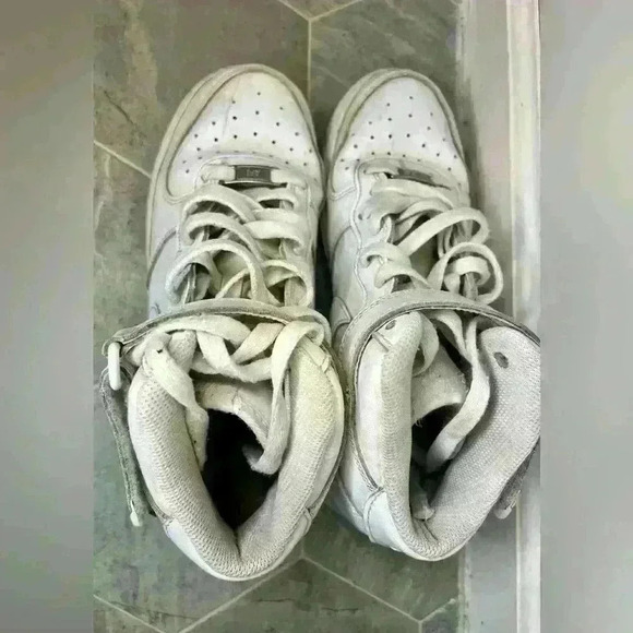 Youth Nike Air Force 1 AF1 White Mid Top Shoes Youth Size 7 - Picture 2 of 7